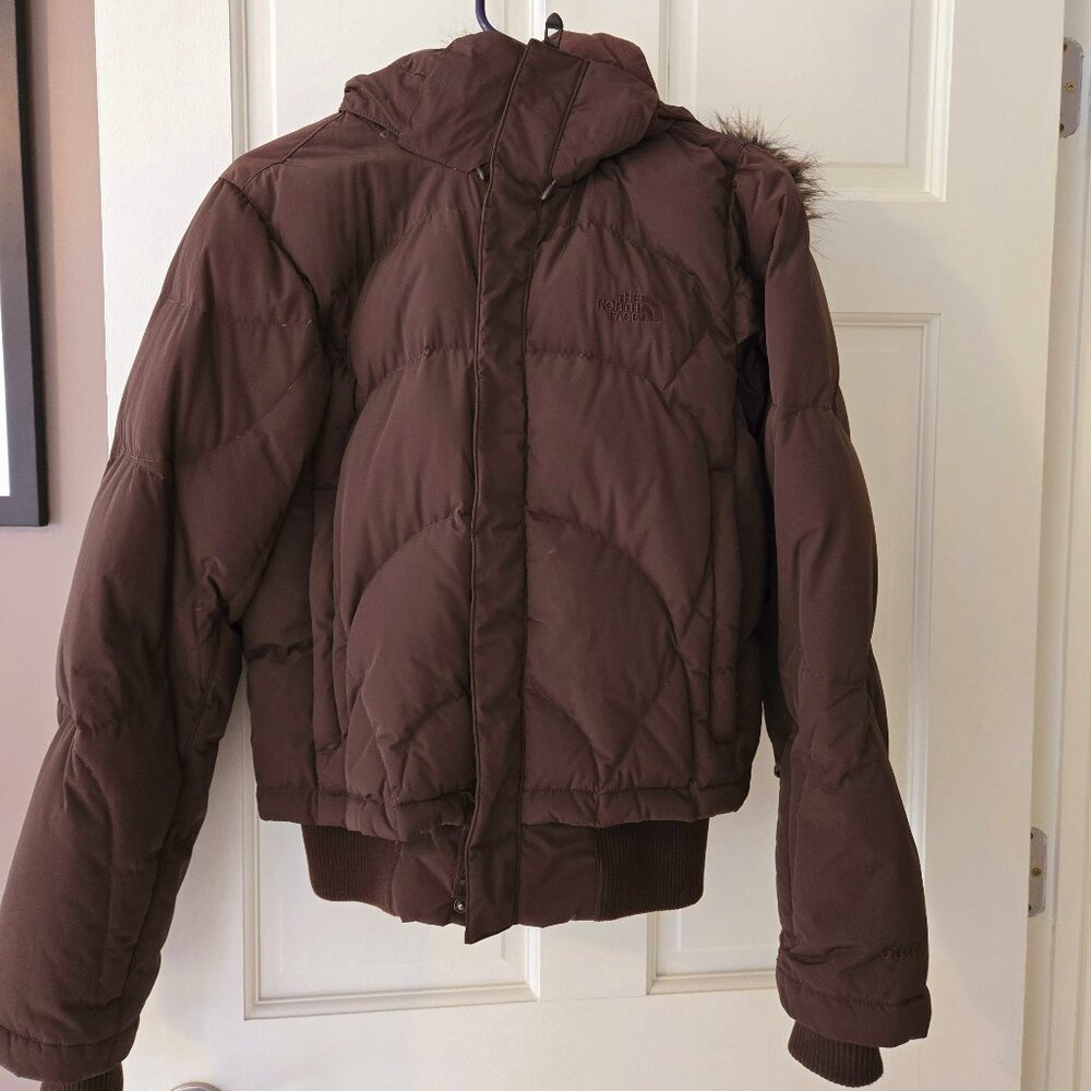 Women's The North Face Jacket in Brown. Size Medium